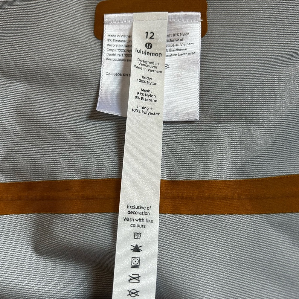 Like New! Lululemon The Rain is Calling Jacket - Picture 8 of 9